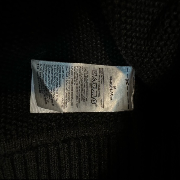 Men’s 100% Cotton Medium Gap Charcoal Sweater - Picture 4 of 4